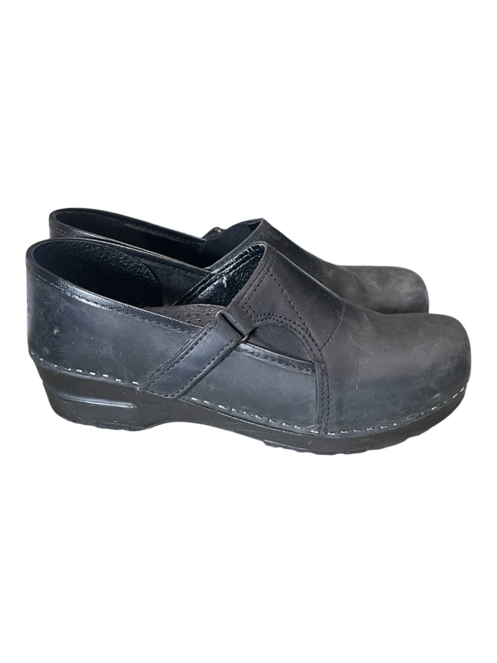 Dansko Pita Oiled Leather Clogs in Black-41 EU
